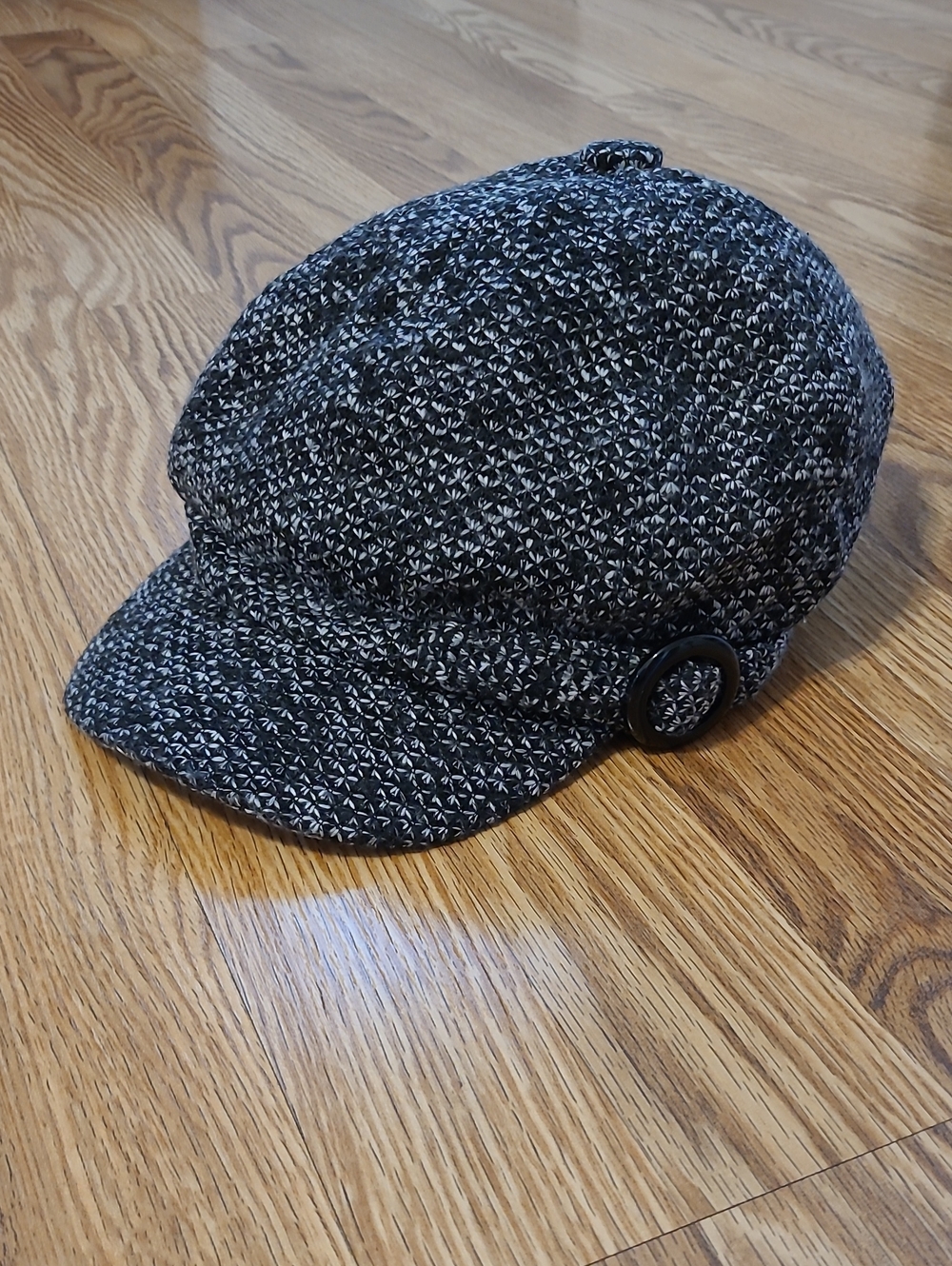 David & Young Newsboy Pageboy Hat. Black And White.